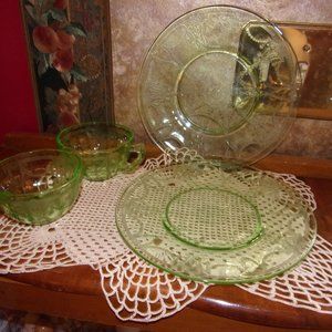 Green Depression Glass - 2 cups and 2 small plates